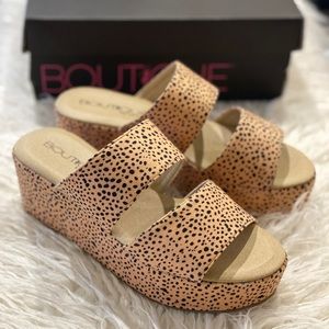 Corkys wedge cheetah sandal!